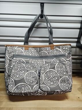 Thirty-One Double Take (Reversible) Tote in Grey Quilted Diamonds